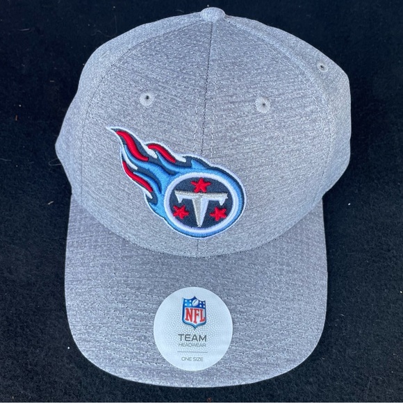 NWT NFL Tennessee Titans Gray SnapBack Hat Cap Adjustable One Size Football OS - Picture 1 of 9